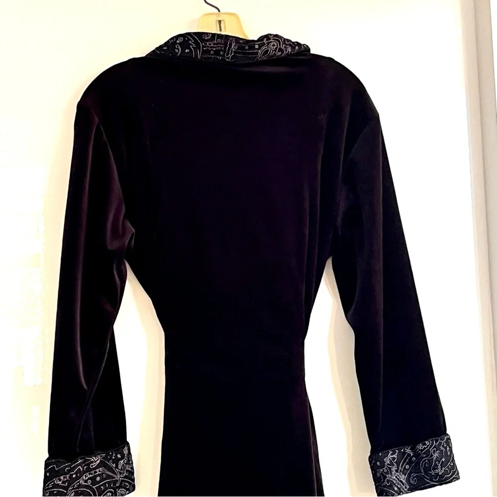 Oscar de la Renta Pink Label Vintage Black Velvet Robe
